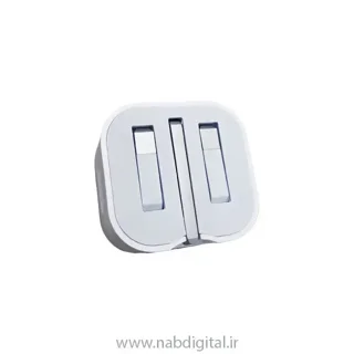 نمای نزدیک شارژر اصلی اپل A2344 با پین بسته
