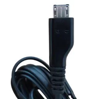 نمای نزدیک کانکتور Micro USB شارژر سامسونگ